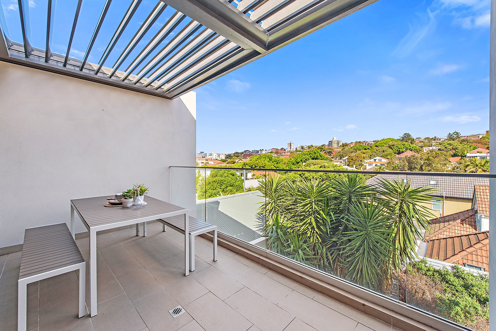 bondi cosmo
