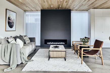 Bowerbird Black property styling